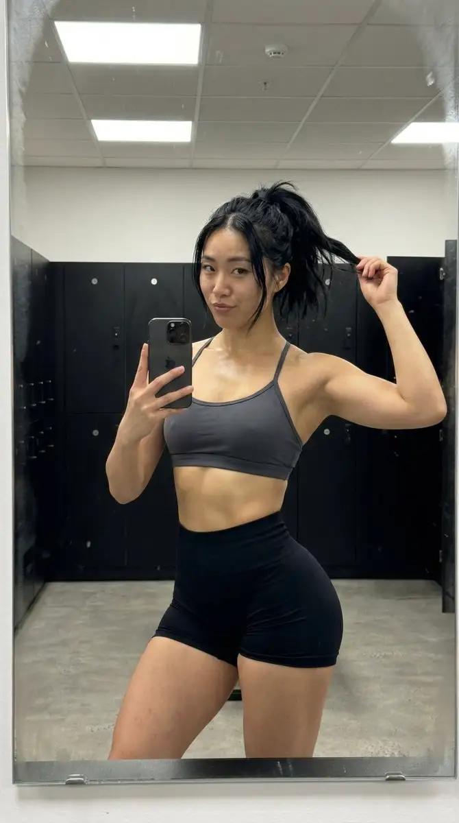 健身房镜子自拍