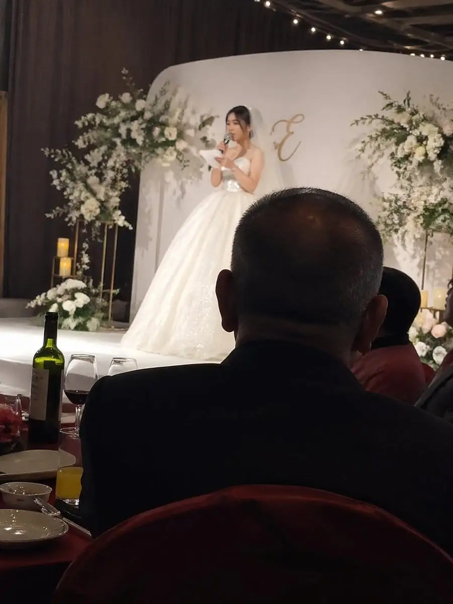 婚礼抓拍照片,深情致辞瞬间