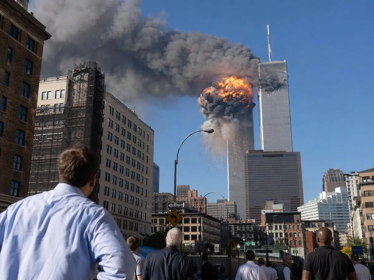 9/11双子塔街头纪实摄影提示词